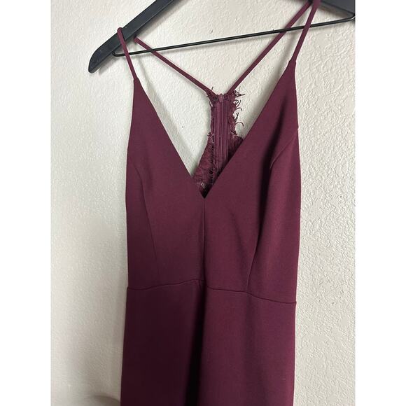 ASTR THE LABEL x REVOLVE Burgundy Peeking Lace Bodycon Midi Dress Size Medium - Picture 5 of 9